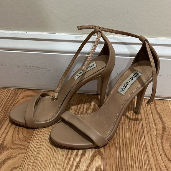 Nude heels - Picture 3 of 4